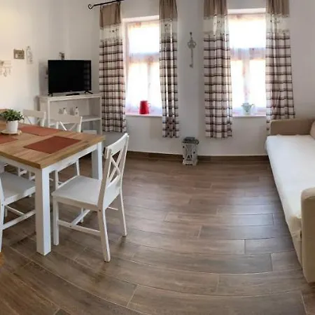 Kata Apartment *